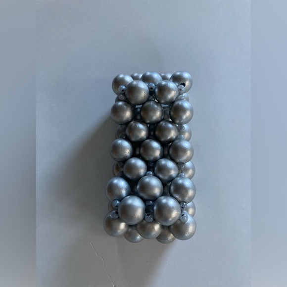 Silvery Grey Beaded Bracelet - Picture 4 of 4